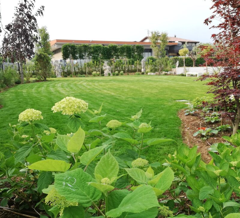 spazio verde in villa privata a brescia